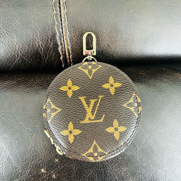 ROUND COIN PURSE ROYALTY LOYALTY main image 1